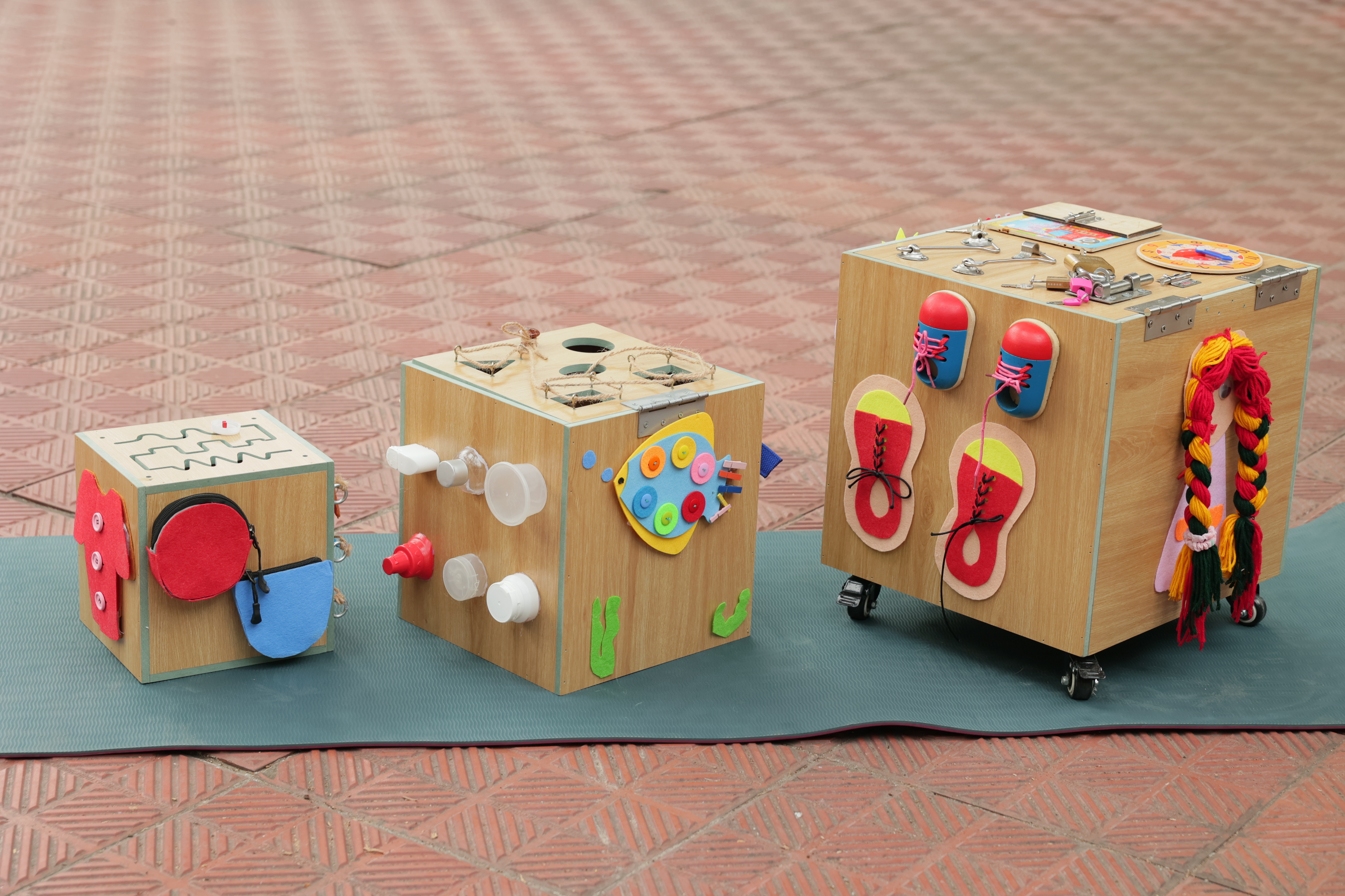 THE BUSY BOX MONTESSORI